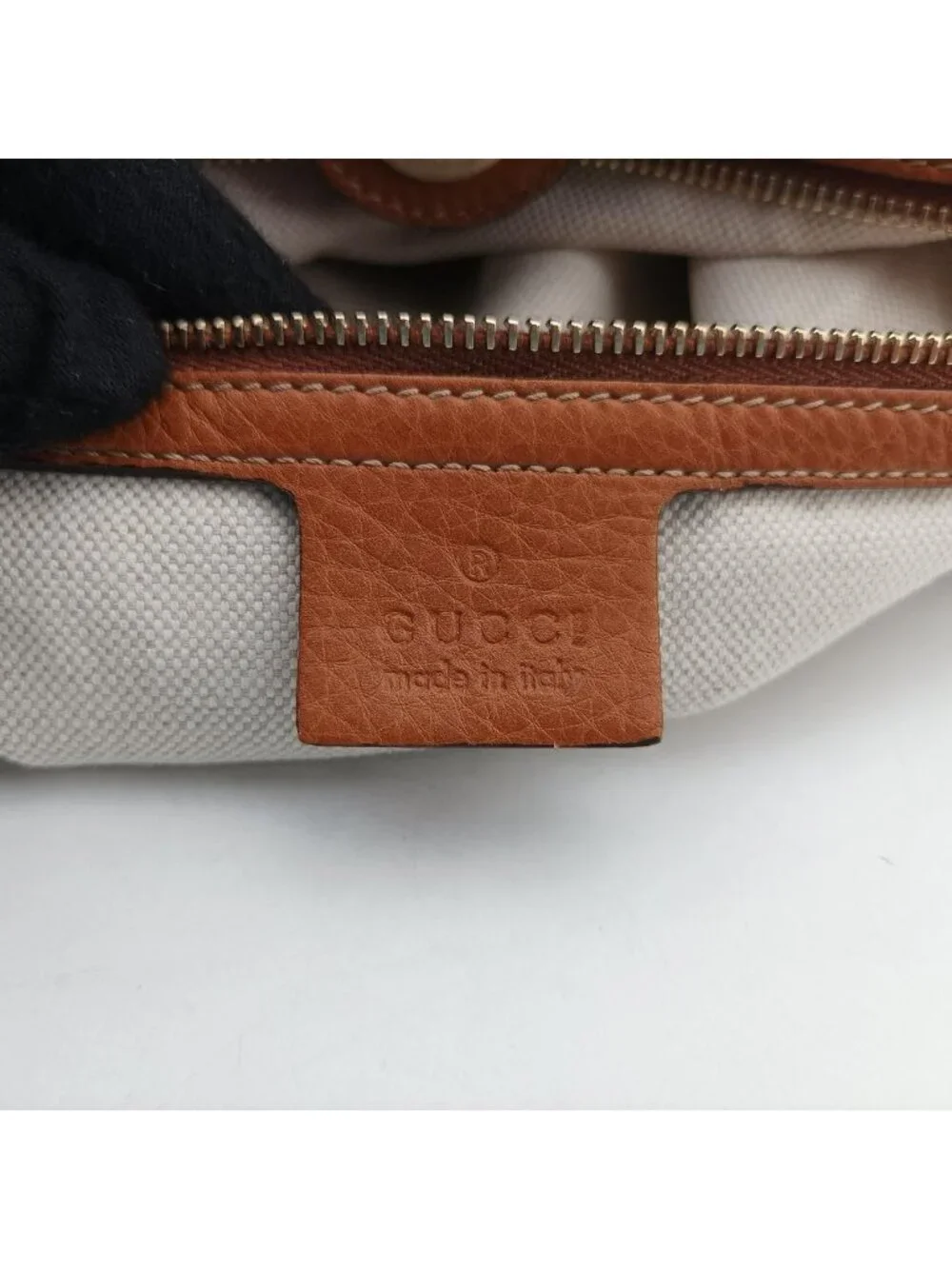 Gucci brand color